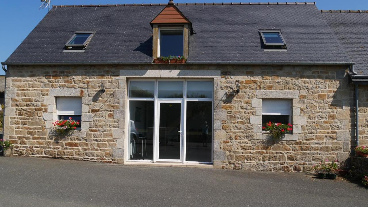 La Ferme Guibel Bed & Breakfast Plouzélambre Екстериор снимка